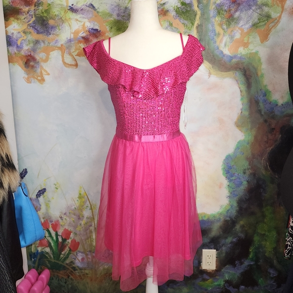 Wedtrend Dresses & Skirts - NWOT Wedtrend Sequin Off Shoulder W Adjustable Spagetti Straps with Tulle Skirt